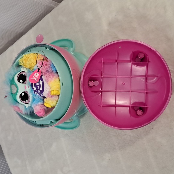 Magic Mixies Magical Misting Pink Cauldron & Charging Cord & New Mixie Pet - Picture 6 of 9